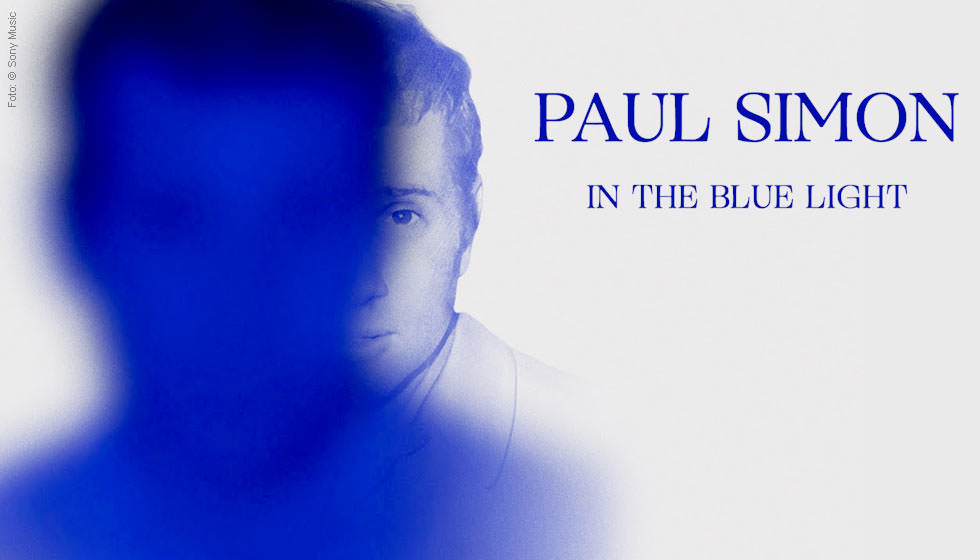 Paul light. Simon Paul "in the Blue Light". Paul Simon пластинка. Paul Simon - the Essential Paul Simon DVD.